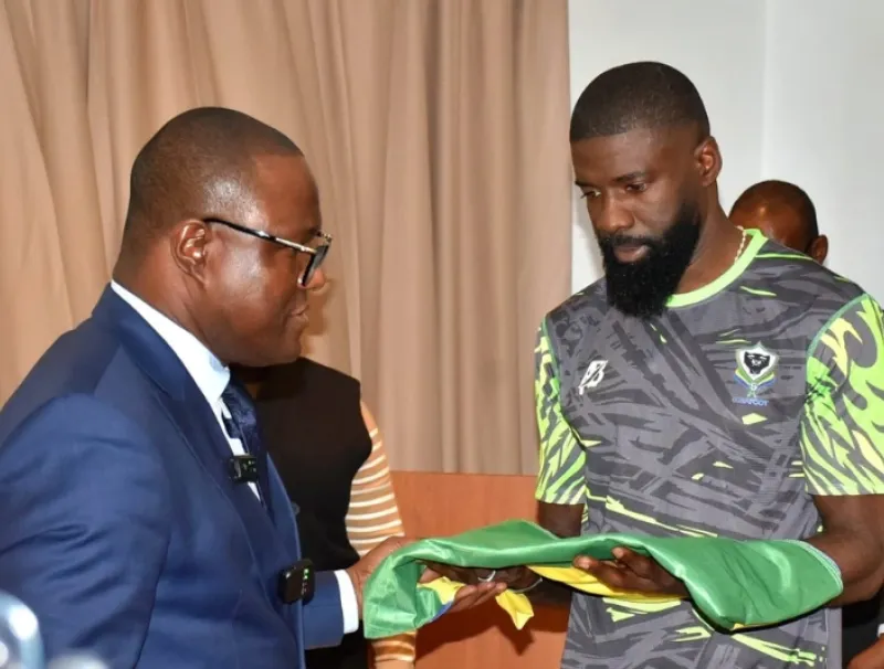 Bruno Ecuele Manga, footballeur gabonais