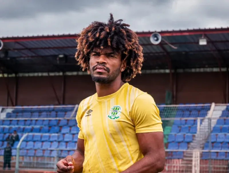 Chris Obiang, footballeur international gabonais