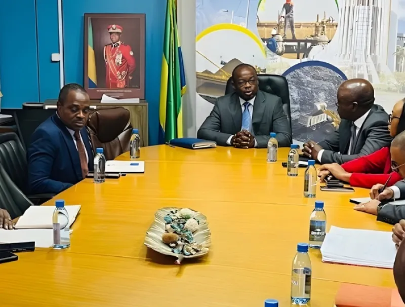 Le ministre du Pétrole et du Gaz, Clotaire Kondja, lors de la rencontre avec les marketeurs