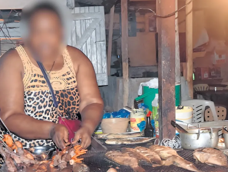 Commerçante de nourriture de rue