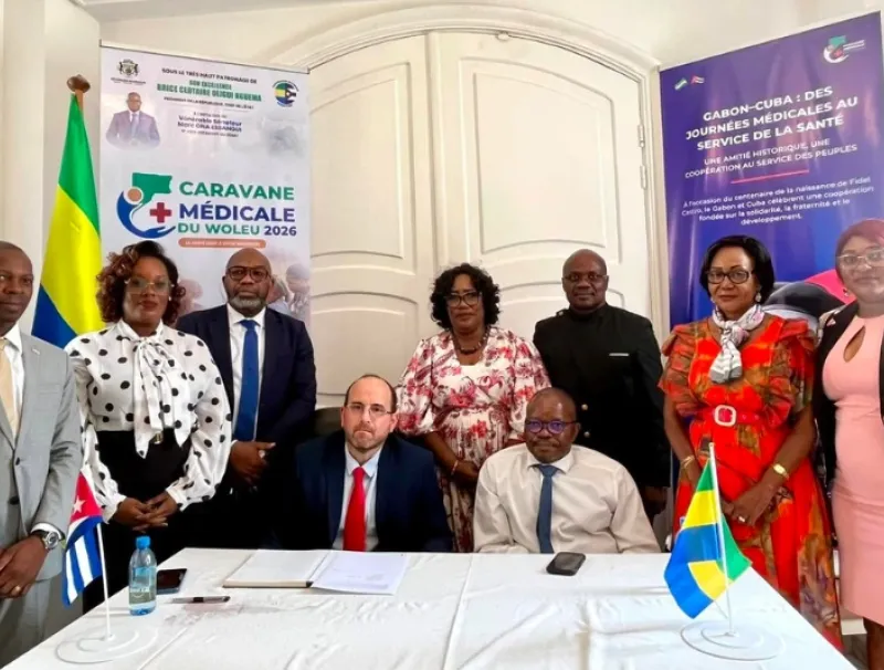 Une photo au terme de la conférence de presse à Libreville