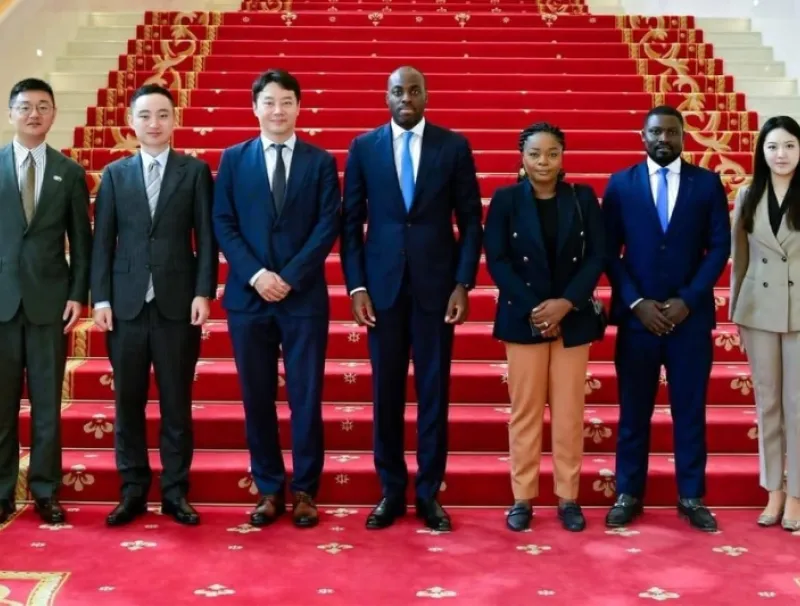 Mark Alexandre Doumba en immersion au siège de Huawei