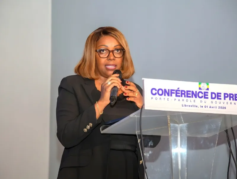 Laurence Ndong, ministre de la fonction publique