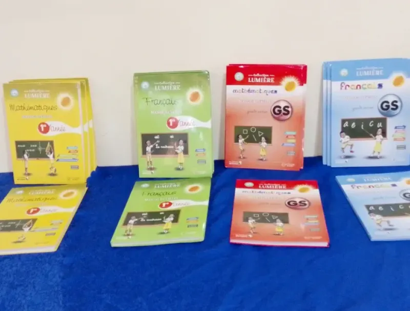 Une vue des manuels scolaires catholiques.