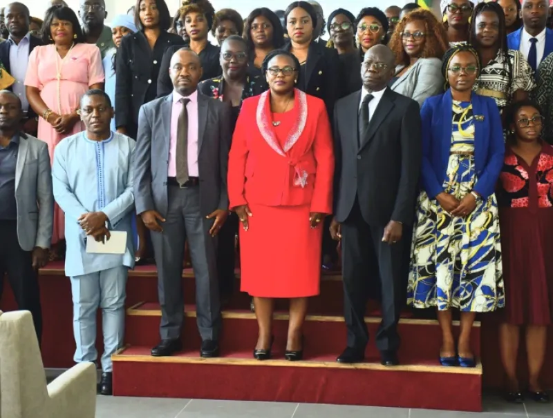 Agents du ministère de la Réforme et des Relations avec les Institutions