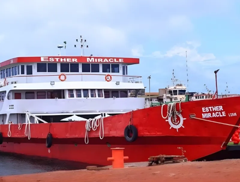 Navire Esther Miracle