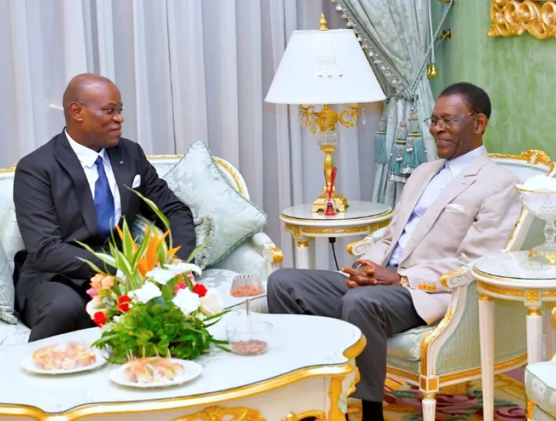 Oligui Ngema et Obiang Nguema. © DR