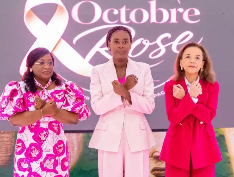 Quelques officiels à l’ouverture de la campagne “Octobre rose” au palais Léon-Mba, siège de l’Assemblée nationale. 
