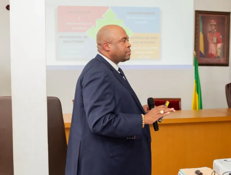 Pascal Houangni Ambouroue, Maire de port-gentil