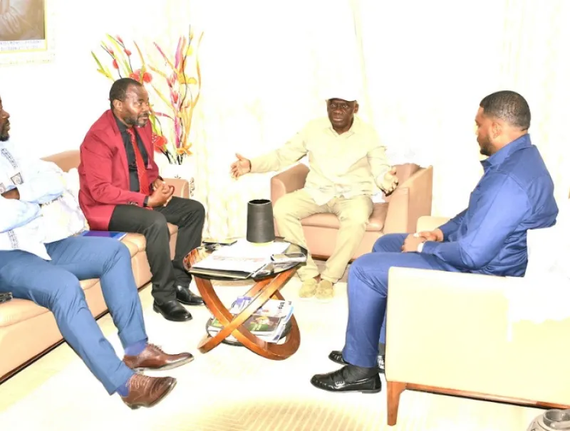 Pierre Alain Mounguengui lors de la rencontre avec les dirigeants de Mangasport