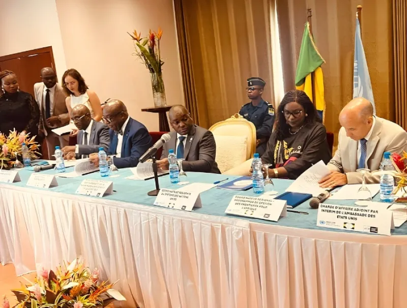 Une vue des officiels lors de la signature