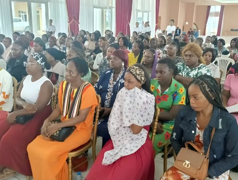 Les jeunes filles ont pris d’assaut la salle du gouvernorat pour se former