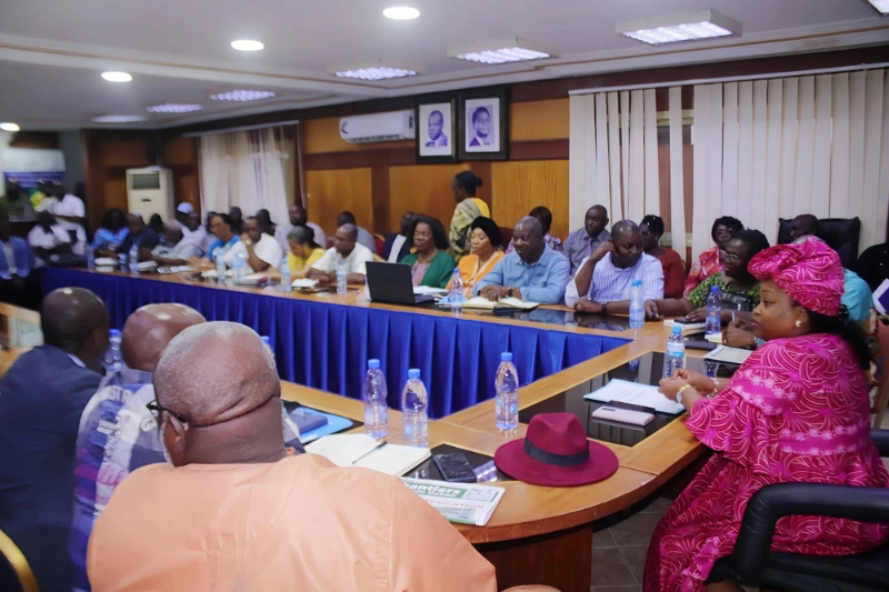 Éducation : les APE réunies chez la ministre plaident pour la reprise des cours dès ce lundi