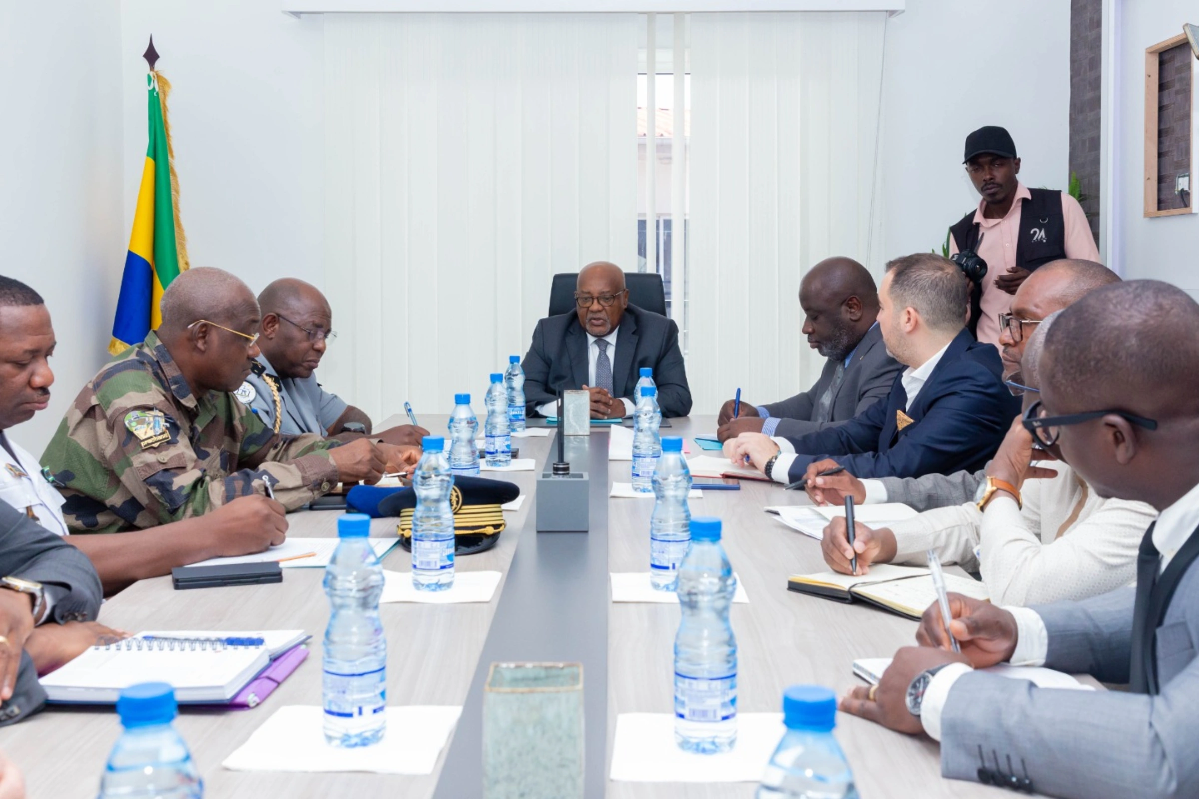 Akure Davain et des opérateurs du secteur énergétique. © DR