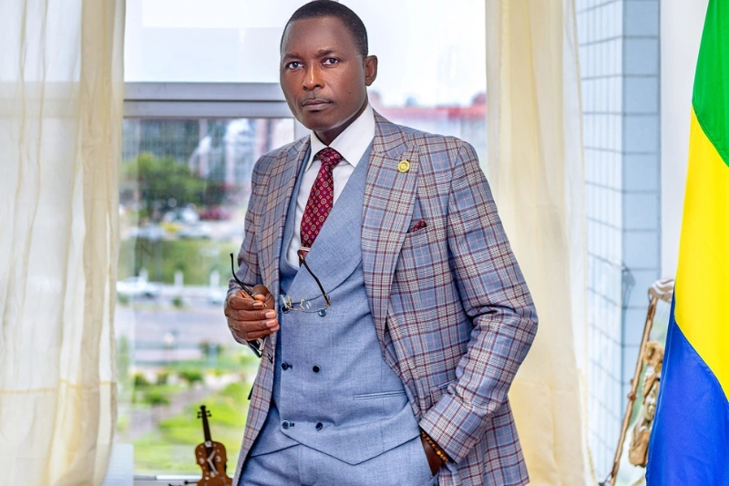 Alain-Simplice Boungoueres