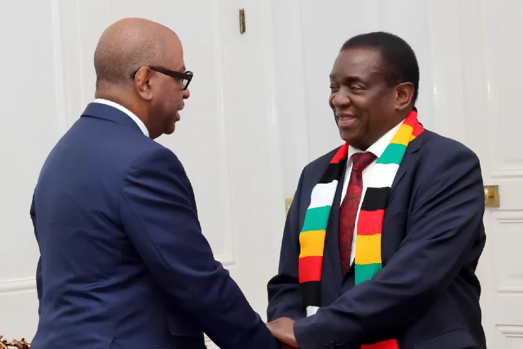 Le VPR Alexandre Barro Chambrier reçu en audience par le président du Zimbabwe, Emmerson Mnangangwa. 