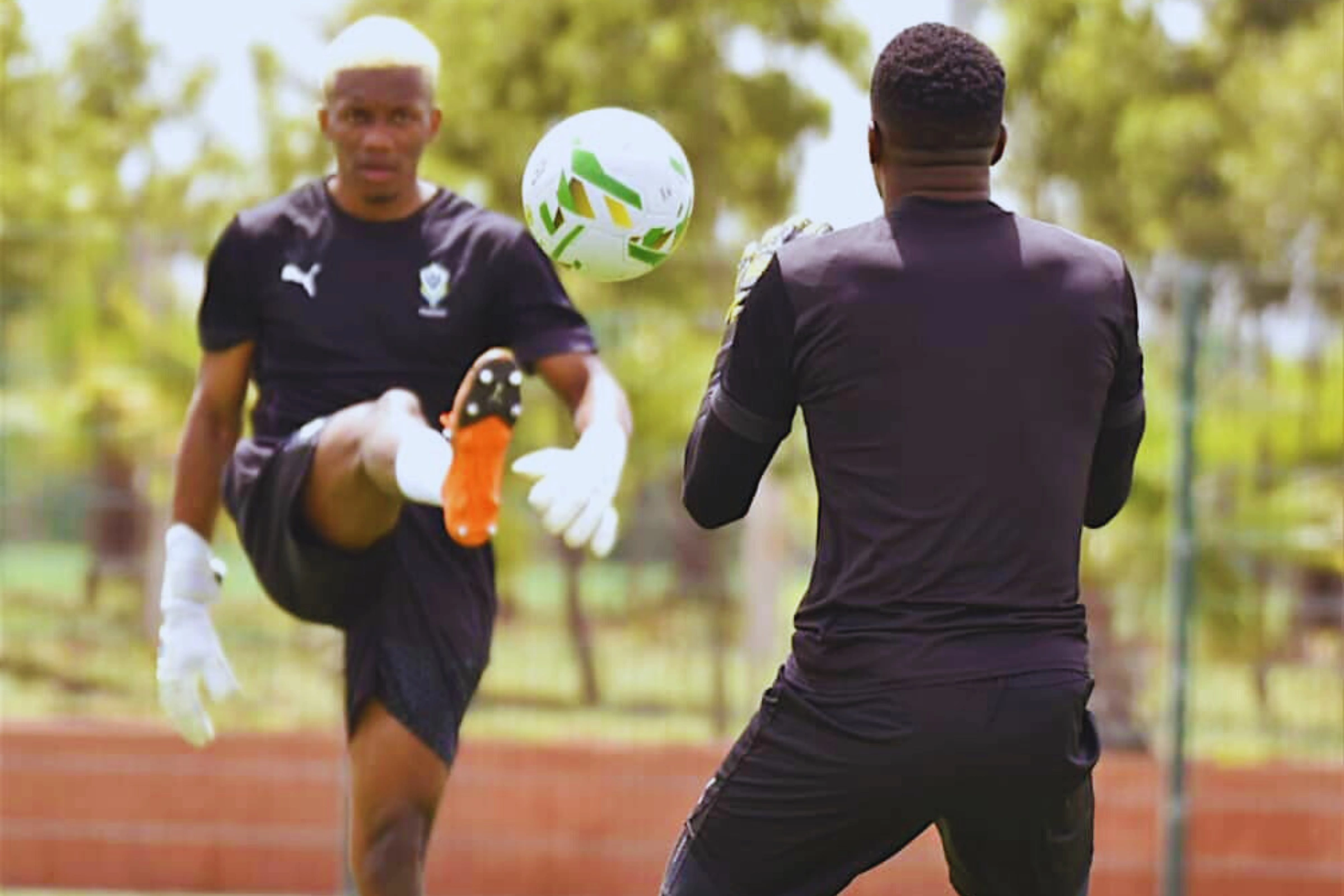 Le gardien de but Anse Jorgen Ngoubi Demba, avec la  sélection A du Gabon lors du stage préparatoire des 3 et 4e journées des éliminatoires zone Afrique de la coupe du monde 2026 © DR