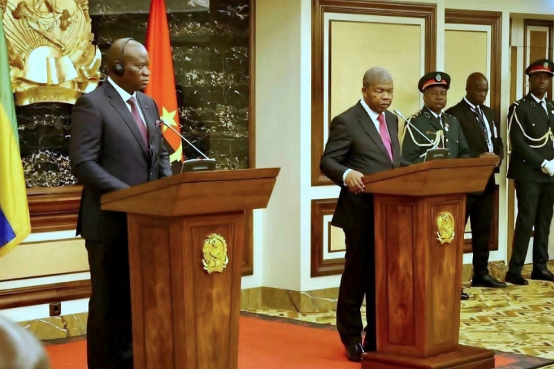 Brice Clotaire Oligui Nguema, président du Gabon et João Lourenço, président de l'Angola