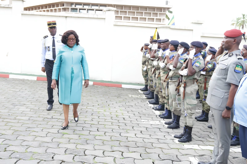 Brigitte Onkanowa, ministre de la défense