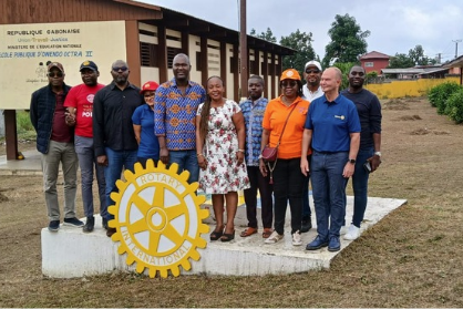 Environnement : le Rotary assaini des établissements scolaires à Owendo