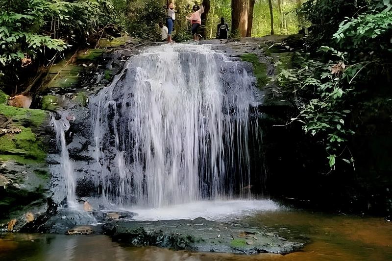 Les chutes de Djakana