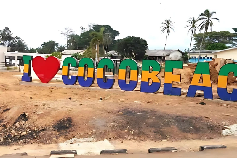 Une vue de la ville de Cocobeach en pleine mutation.