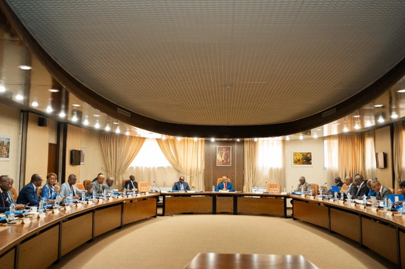 Les membres du gouvernement en plein travaux.