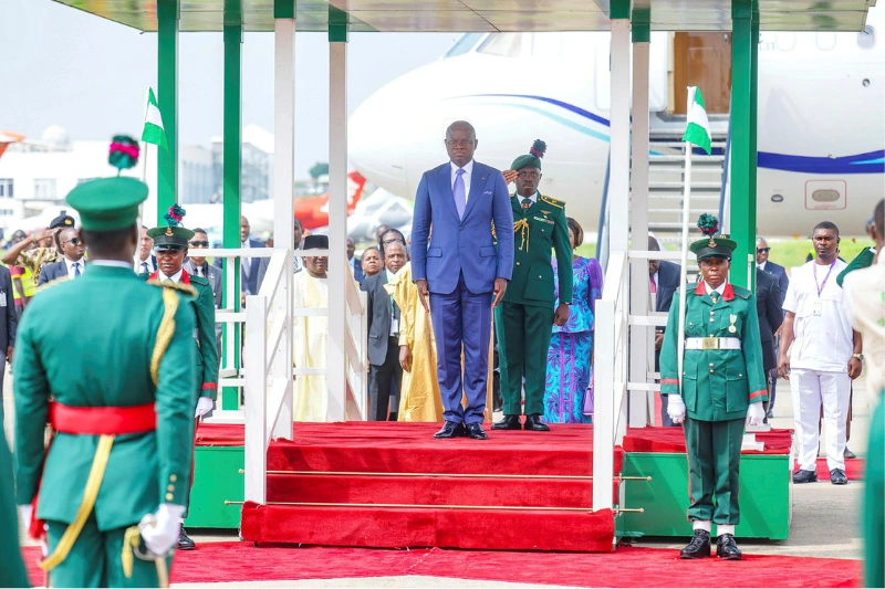 Le président de la République, Brice Clotaire Oligui Nguema, à son arrivée à Abuja. © DR