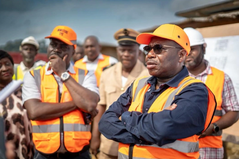 Edgard Moukoumbi, ministre des Travaux publics