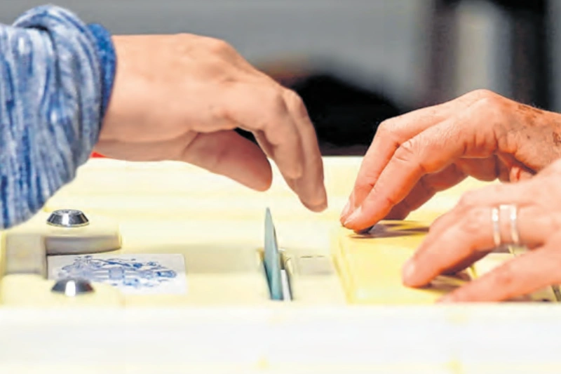 France : un 1er tour de municipales à multiples inconnues