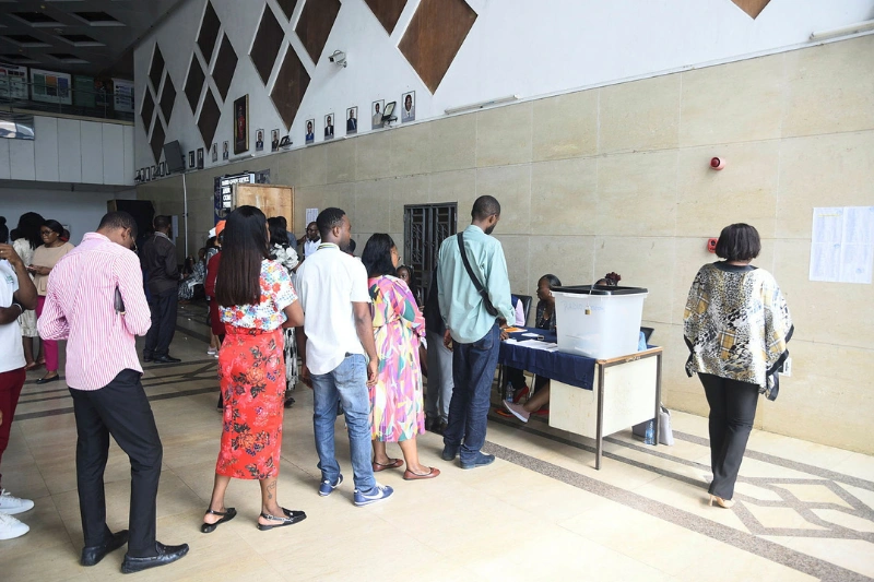 Élections professionnelles au Gabon
