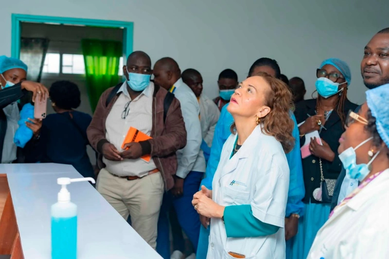 Santé : la ministre Nkana Ayo-Bivigou prend le pouls des hôpitaux de Port-Gentil