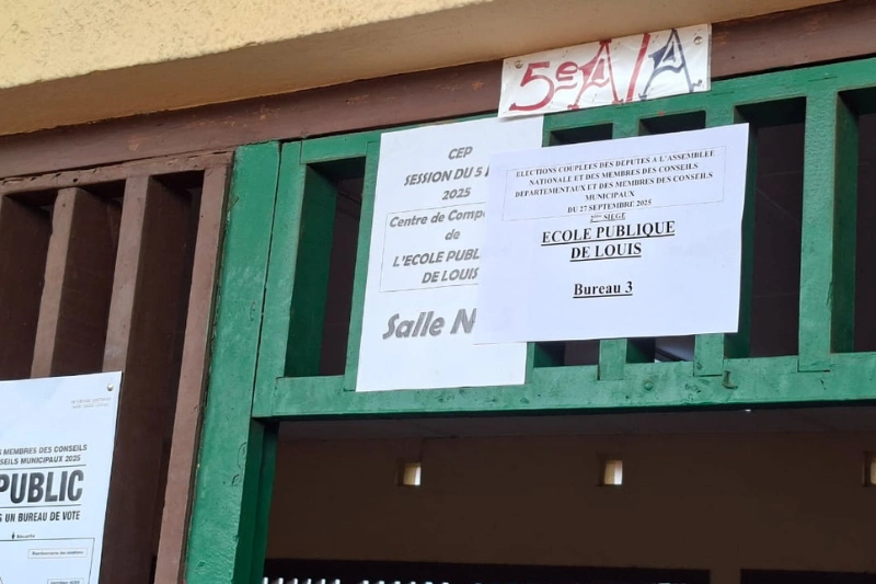 À Louis : le bureau de vote N°3 cherche son listing