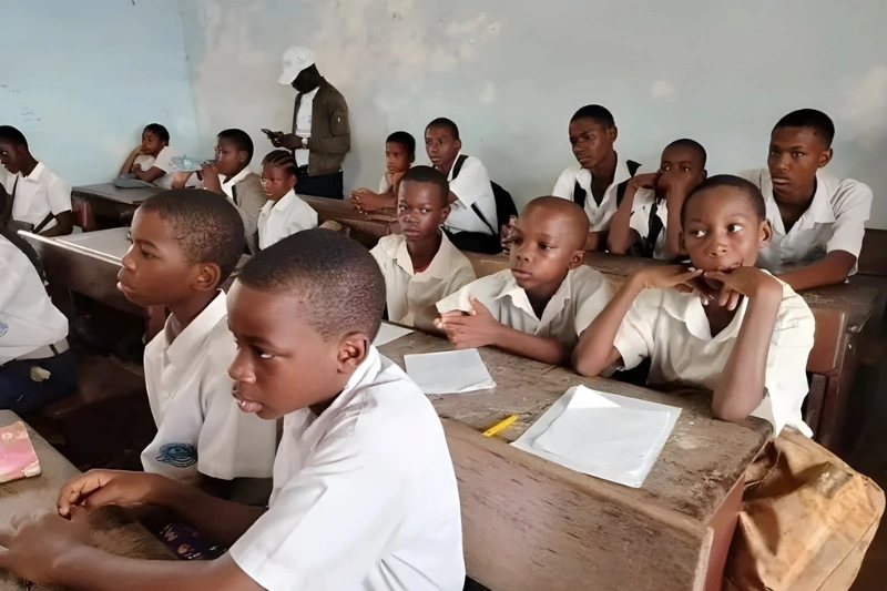 Éducation : la mayonnaise a-t-elle pris à Lambaréné ?