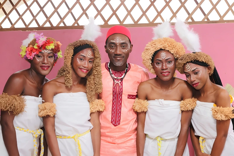 "Notre Gabon, nos racines" : Ossimza-Mvè enflamme le podium