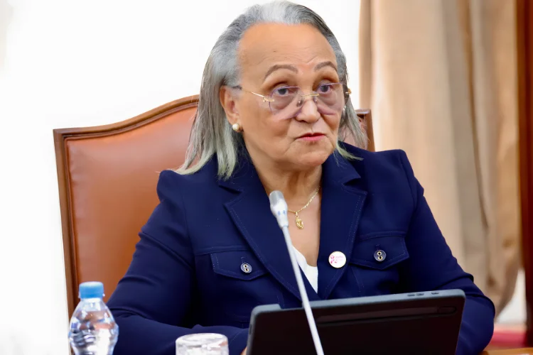 Jacqueline Ilogue Bignoumba, ministre de l’Éducation nationale et à l’Instruction civique.