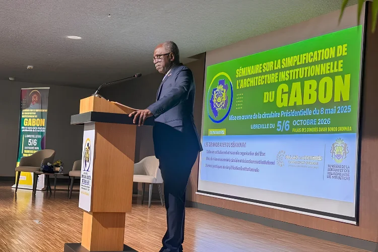Le ministre de la Réforme et des Relations avec les institutions, Jean-François Ndong Obiang, lors du séminaire sur la simplification de l’architecture institutionnelle.