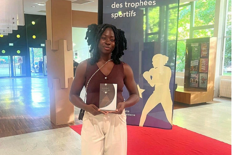 Kenza Falana, médaillée d’argent au lancer du marteau. © DR