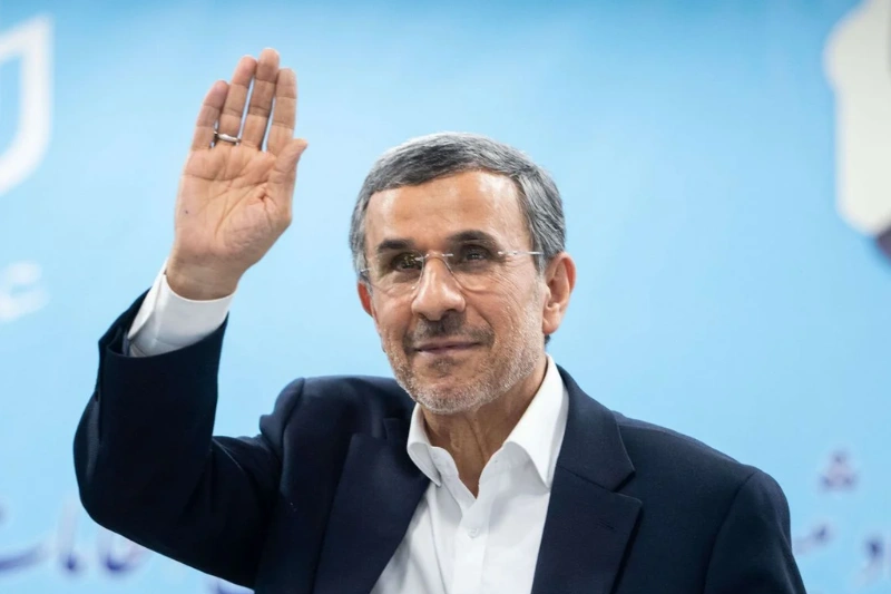 L’ancien président Mahmoud Ahmadinejad serait en vie
