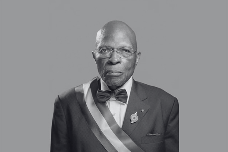 Marc-Elie Biyoghe, acien journaliste sportif, conseiller en communication et notable