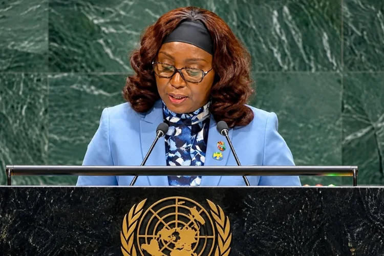 Marie-Edith Tassyla Doumbeneny, ministre des Affaires étrangères