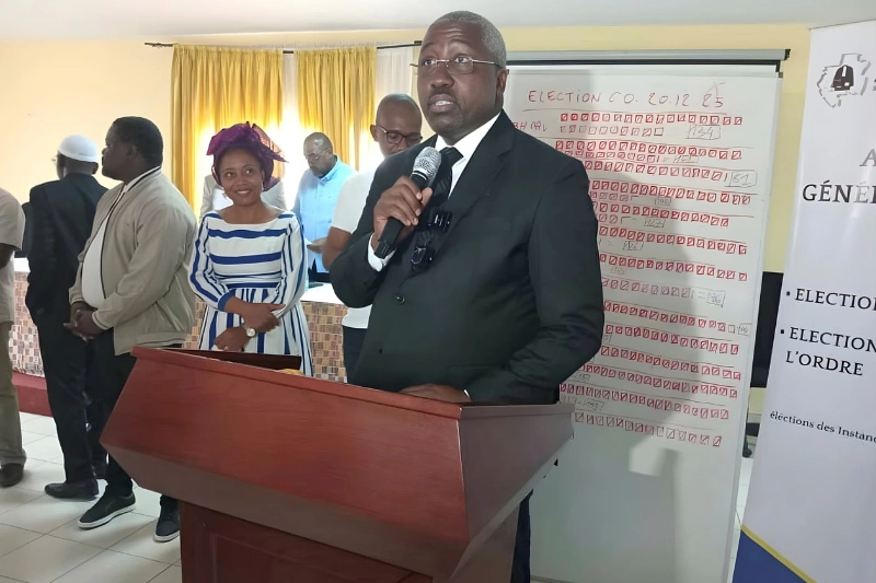 Ordre des avocats : Me Raymond Obame Sima rempile