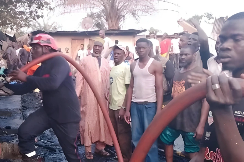 Moanda : une dizaine d'appartements réduits en cendres par un incendie