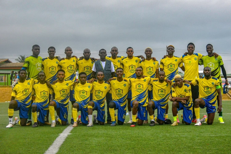 Football : neuf clubs pour deux places en D2