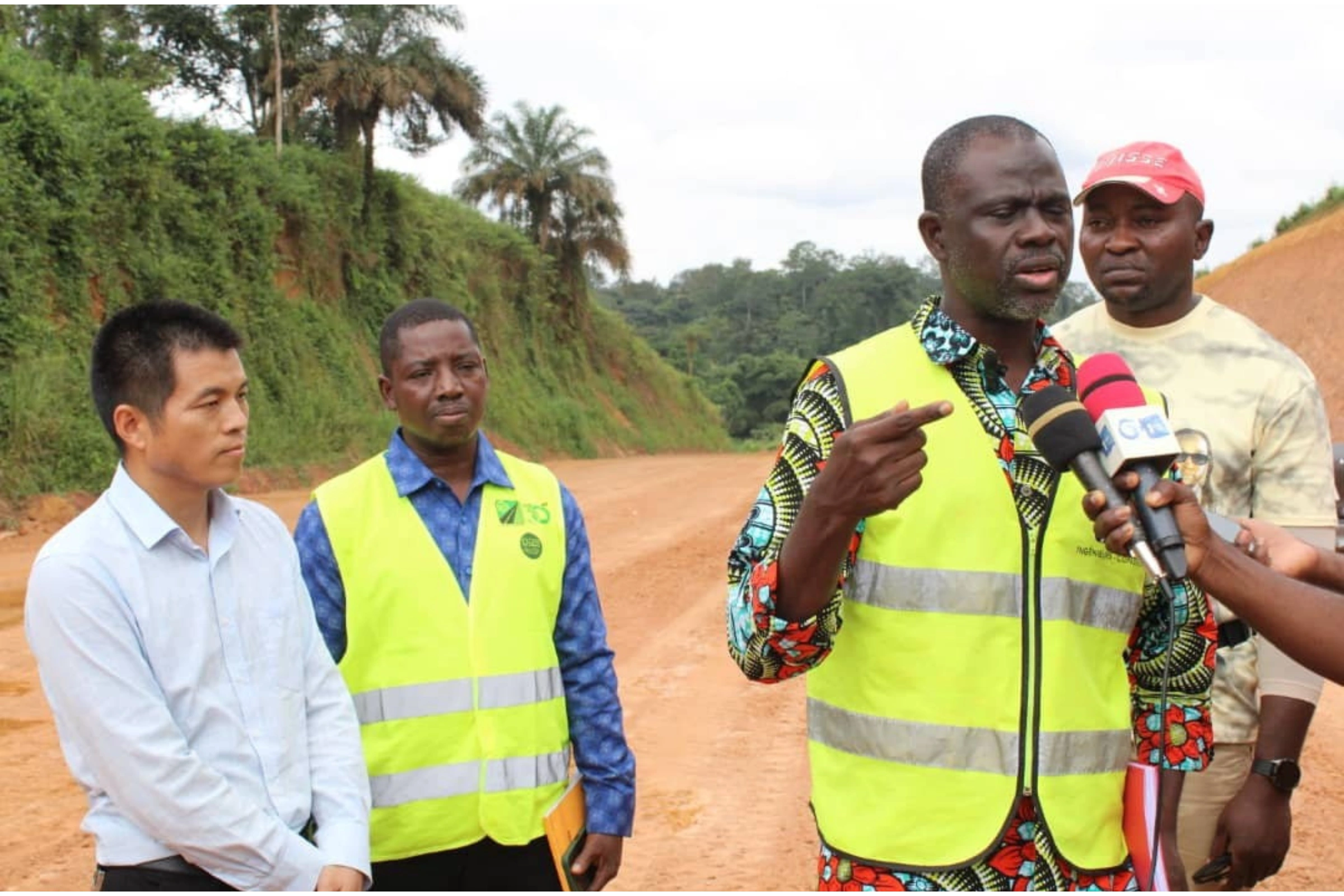 La mission de contrôle sur la route Ndendé-Tchibanga. © DR