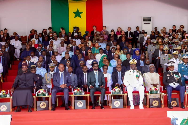 Brice Clotaire Oligui Nguema, président du Gabon et Bassirou Diomaye Faye, président du Sénégal