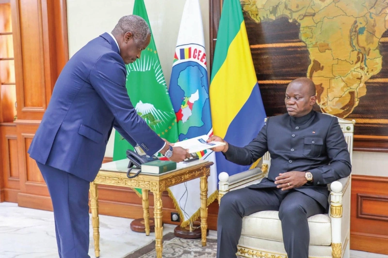Brice Clotaire Oligui Nguema, président du Gabon et hermann Immongault, vice-président du gouvernement