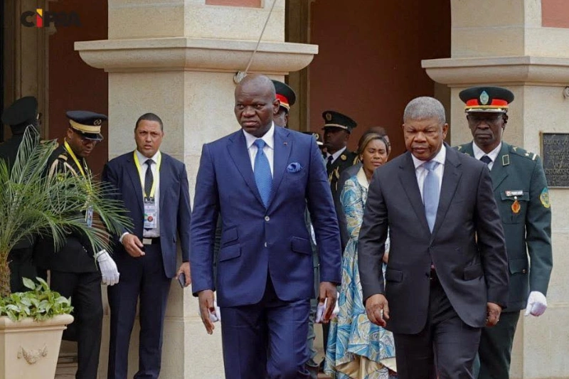 Brice Clotaire Oligui Nguema, président du Gabon et João Lourenço, président de l'Angola