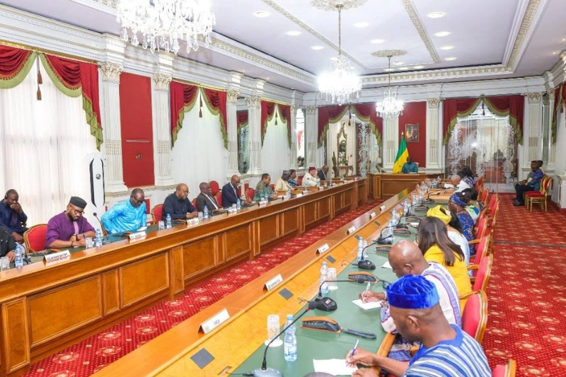 Brice Clotaire Oligui Nguema, président du Gabon et les responsables des missions diplomatiques des pays africains accrédités au Gabon