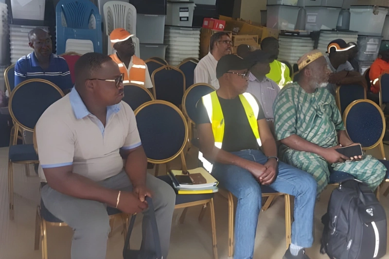 Officiels et opérateurs économiques dans l'Ogooué-Lolo